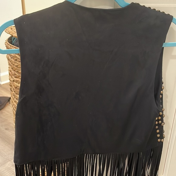 Black Fringed Vest - Picture 4 of 4